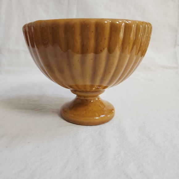 Haeger Gold Ceramic Ribbed Planter - Picture 10 of 13